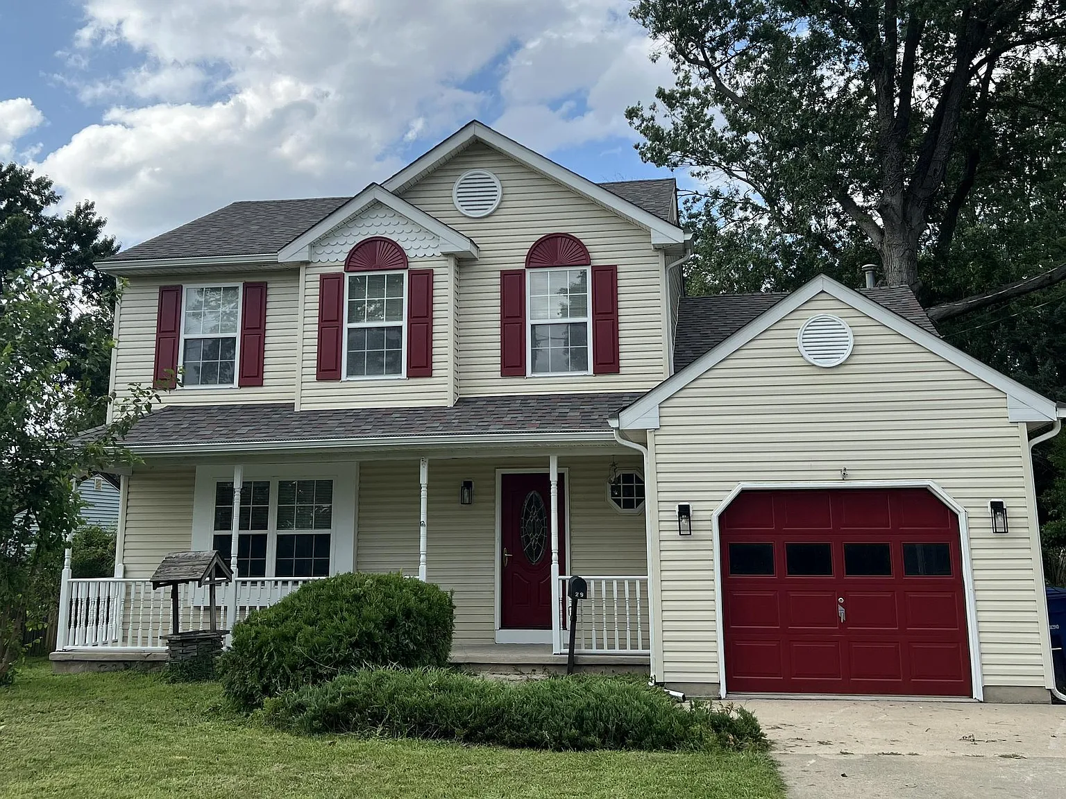 3 bed, 2.5 bath, 1571 sqft, $3,200 — Photo 2