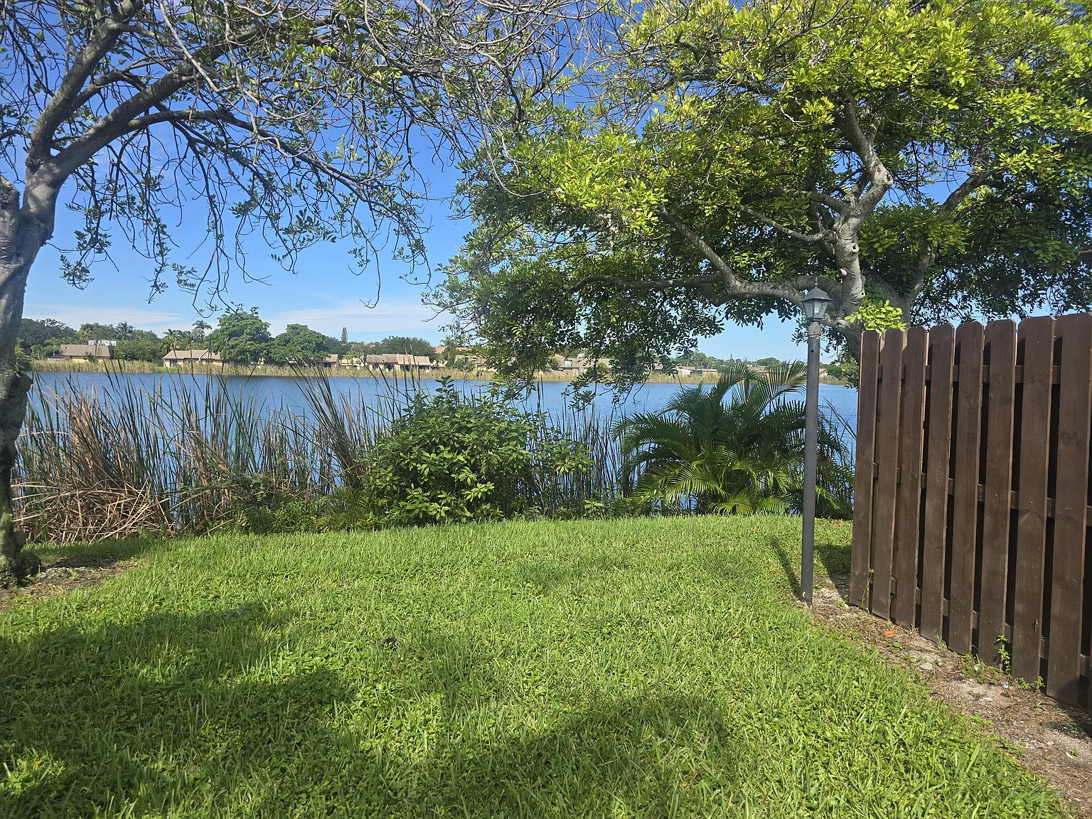 2 bed, 2.0 bath, 951 sqft, $2,400 — Photo 3