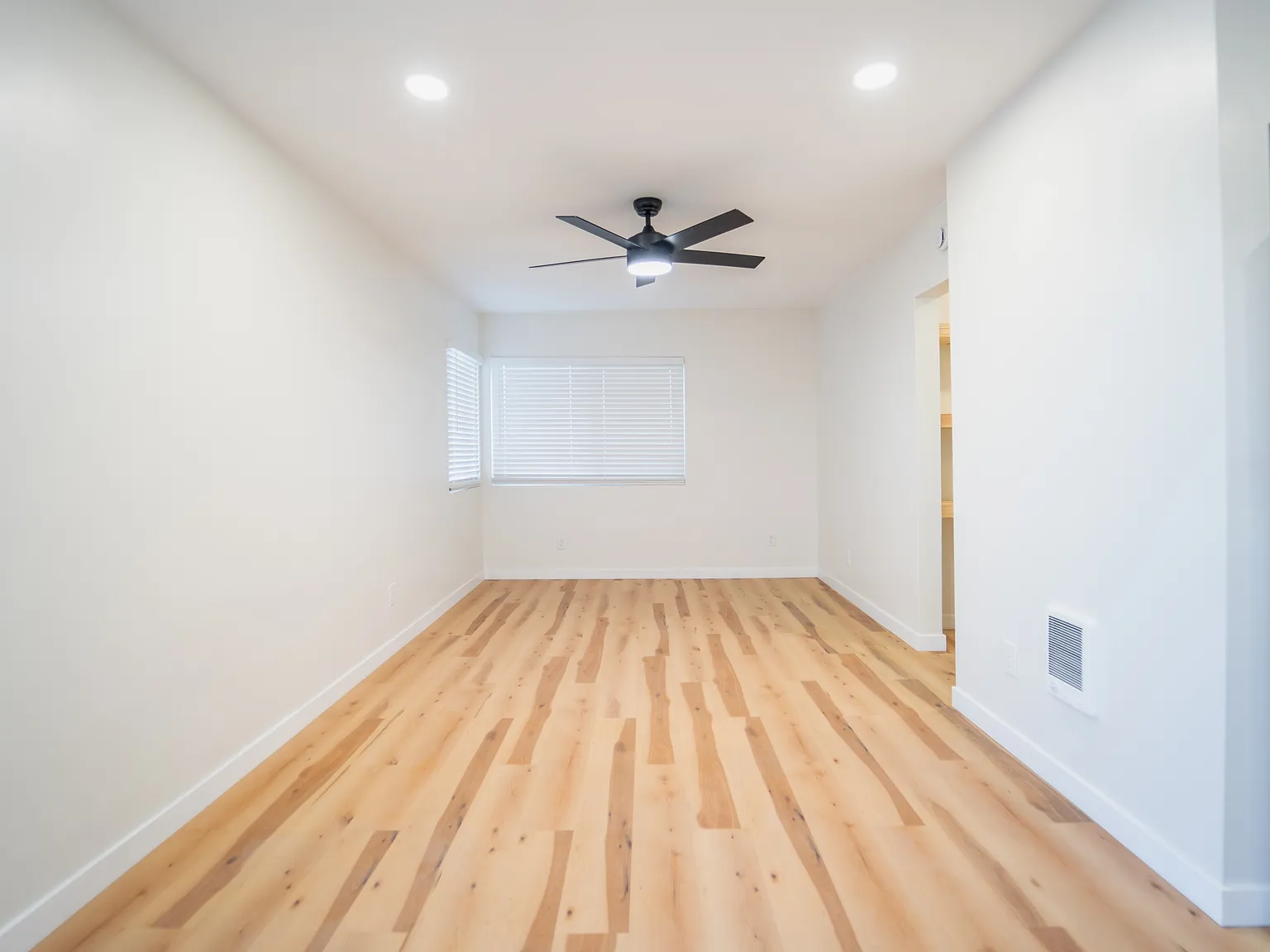 1 bed, 550 sqft, $2,095 — Photo 2