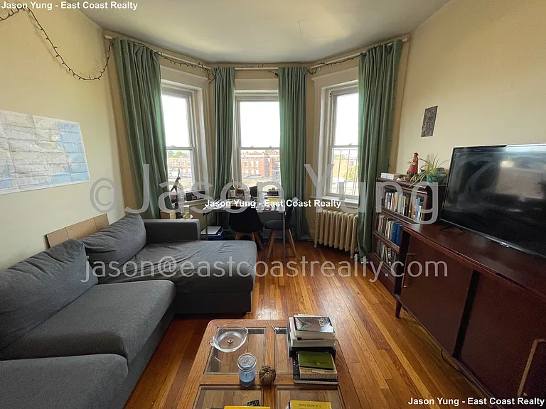 232 Kelton St #19 — Photo 1