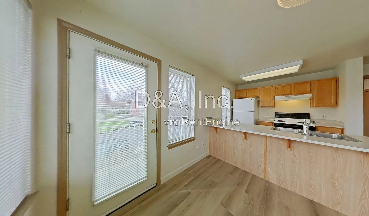 1 bed, 1.0 bath, 607 sqft, $1,295 — Photo 3