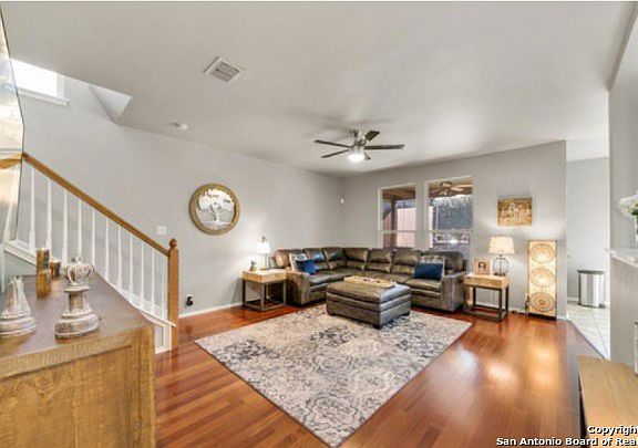 2nd image of 216 Spice Oak Ln