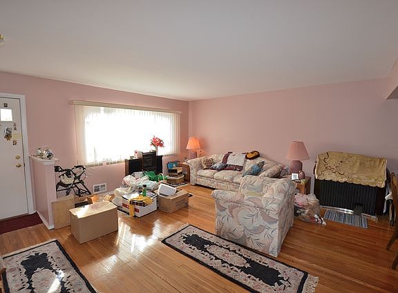 2nd image of 191 Rose St