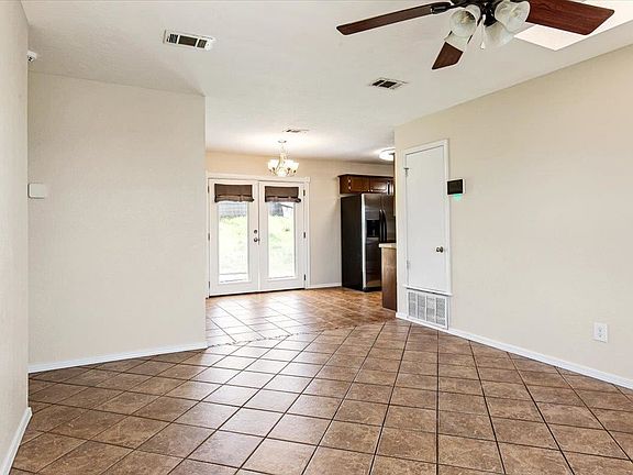 5th image of 4504 SW Park Ave