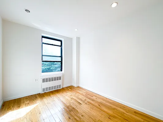 Rented by Compass | media 23