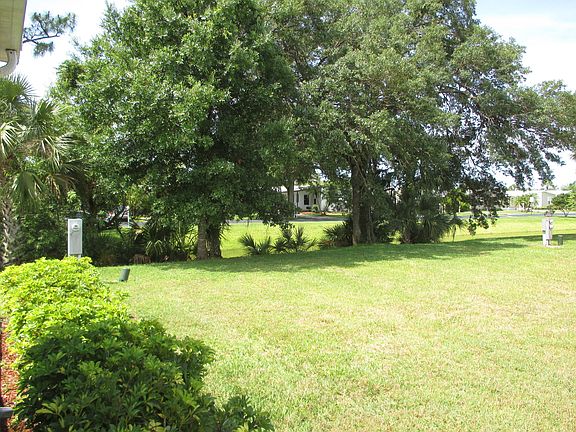 3rd image of 335 Lamplighter Dr