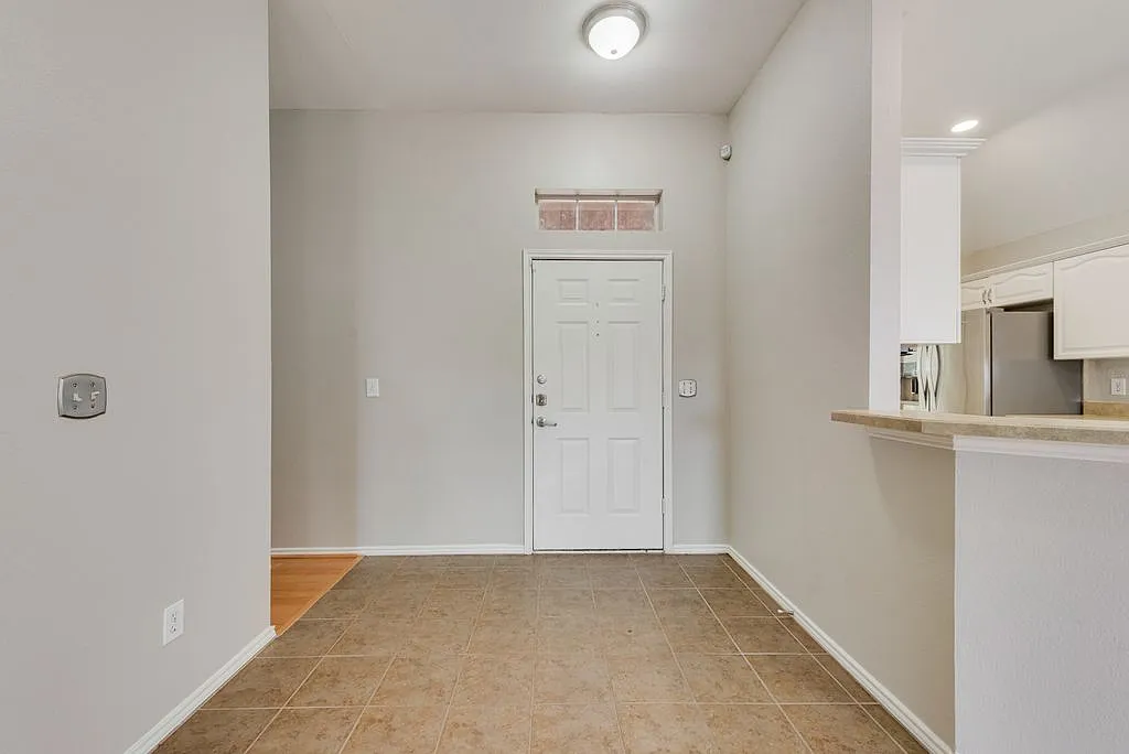3 bed, 1491 sqft, $2,275 — Photo 3