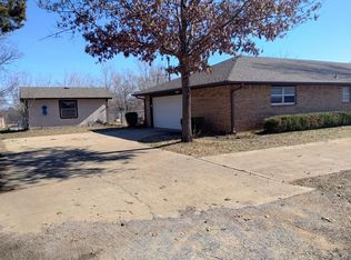 54 Sharon Rd, Lawton, OK 73507