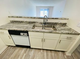 395 Beaver Kreek Ctr #5, North Liberty, IA 52317