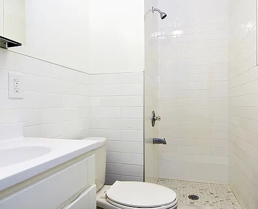4th image of 263 W 113th St #2F
