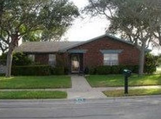 317 Timbertrail Cir, Portland, TX 78374