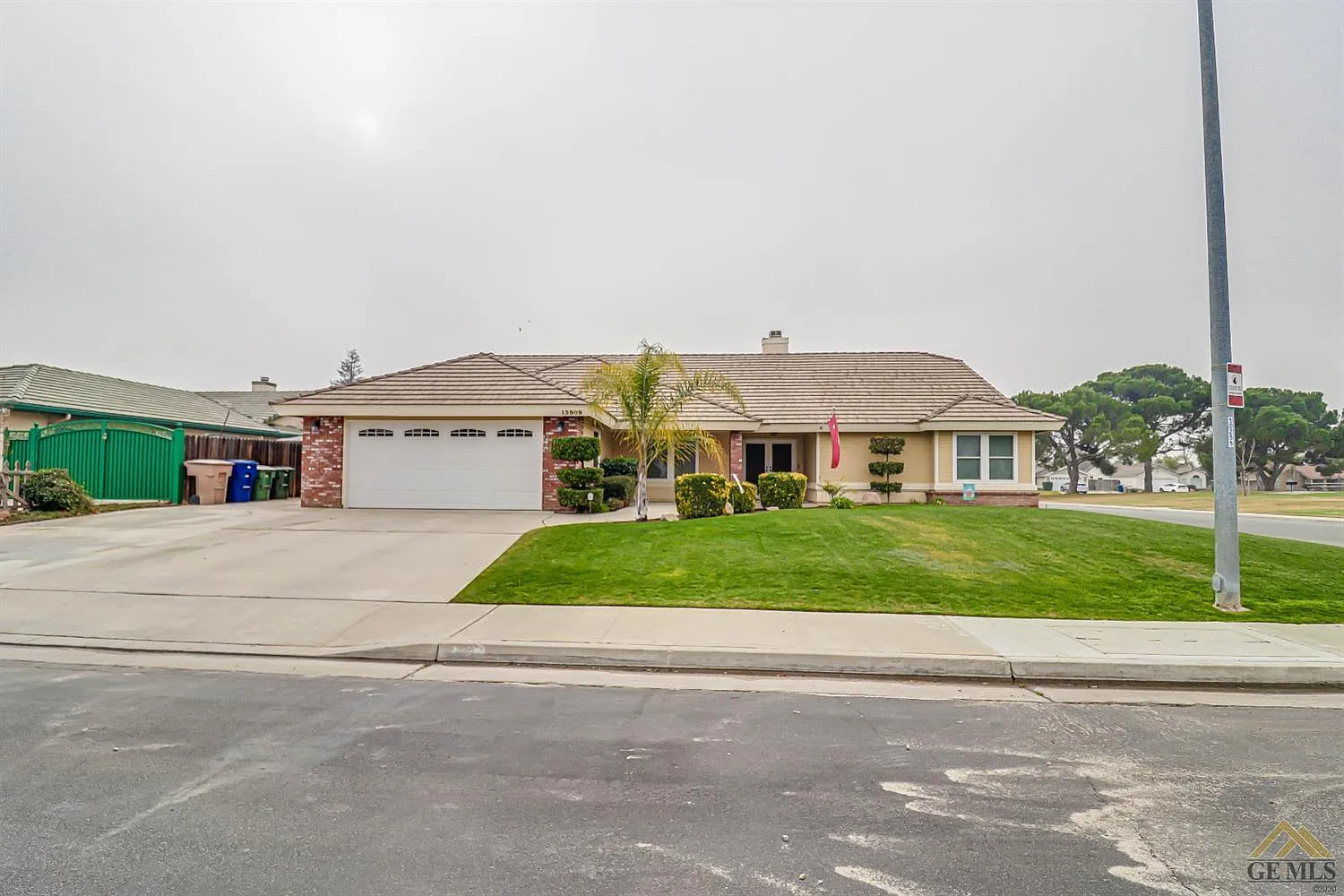 13909 Veracruz Dr photo 1