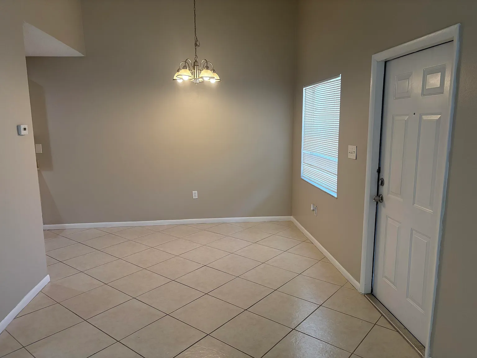1 bed, 1.5 bath, 660 sqft, $1,400 — Photo 3