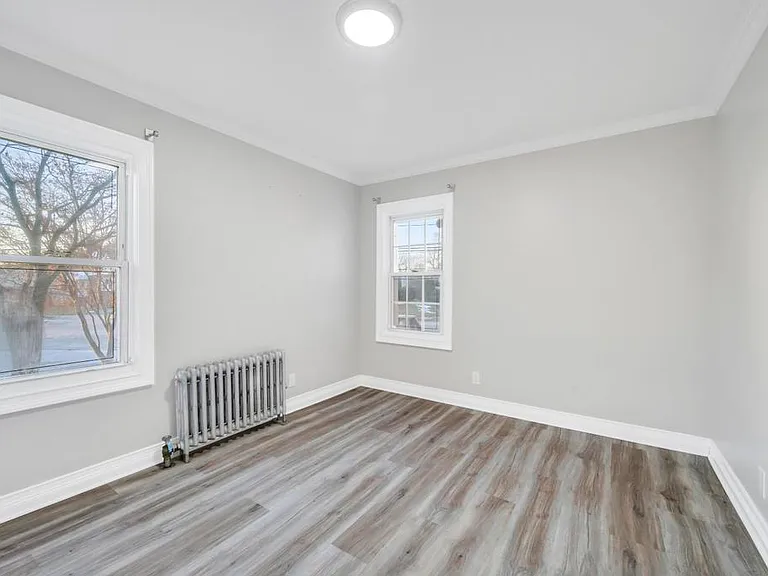 220 Grand Ave #1 — Photo 16