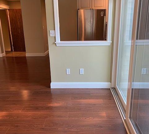 5th image of 16 Greenbriar Dr