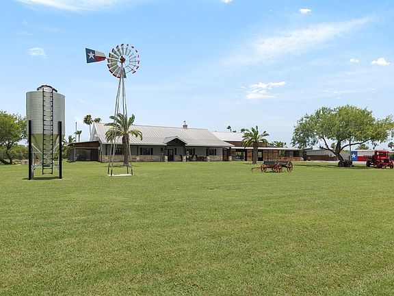 4th image of 39515 Palm Dr