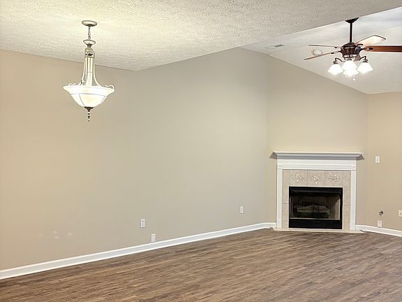 2nd image of 275 Lost River Ln