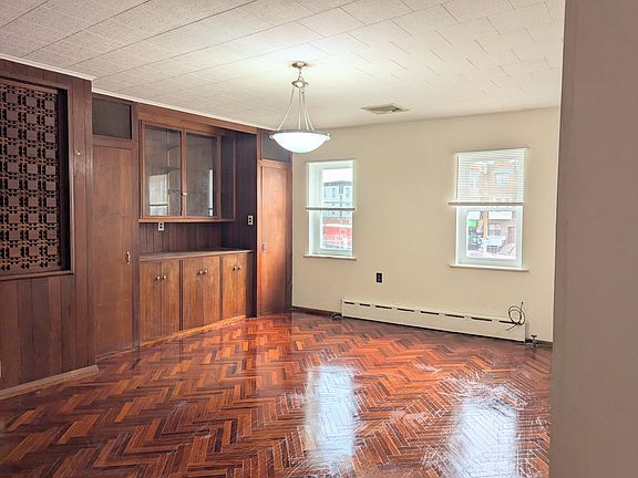 2nd image of 1545 W Passyunk Ave Floor 2