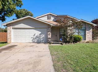 6600 Brookhaven Ct, Fort Worth, TX 76133