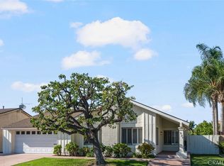 924 Jasmine Cir, Costa Mesa, CA 92626