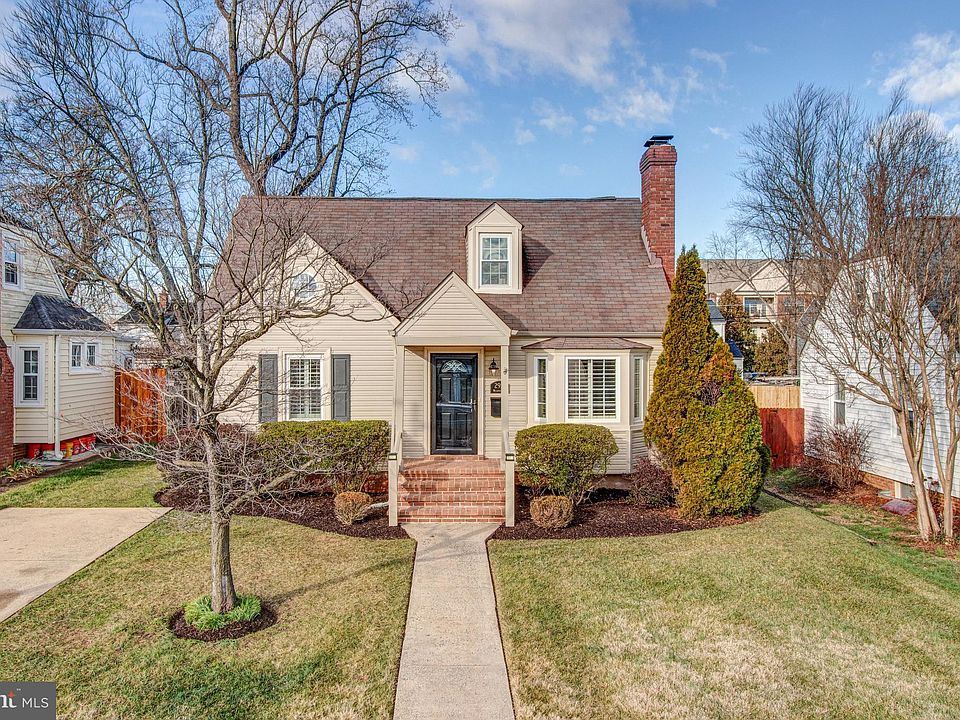1st image of 2910 Meadow Ln