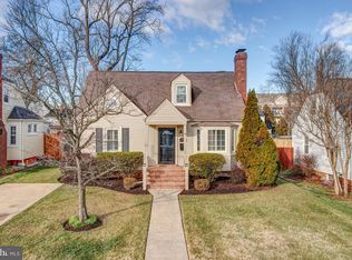 2910 Meadow Ln, Falls Church, VA 22042