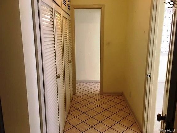 5th image of 319 Elmhurst Dr
