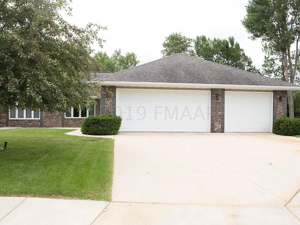 1st image of 951 18th Avenue Cir N