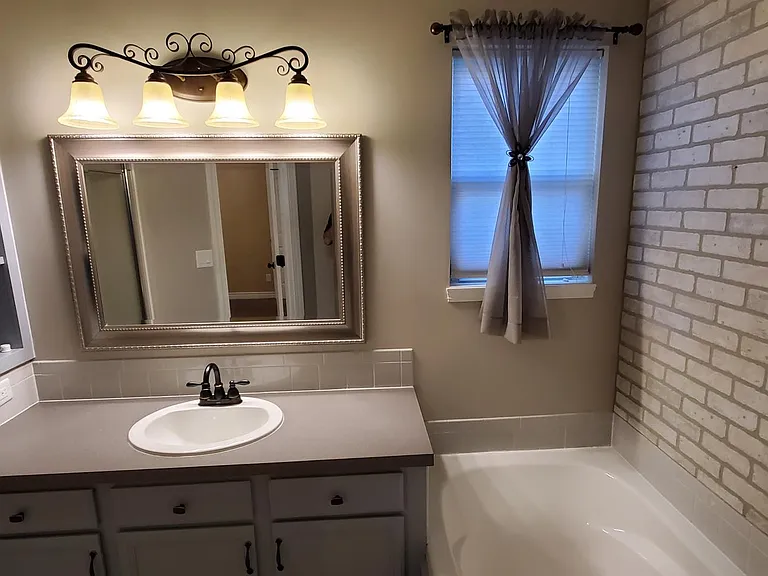 801 S Cranbrook Cir — Photo 10