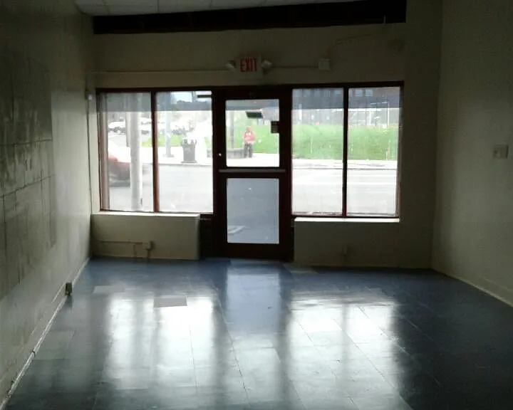252 Albany Ave — Photo 2