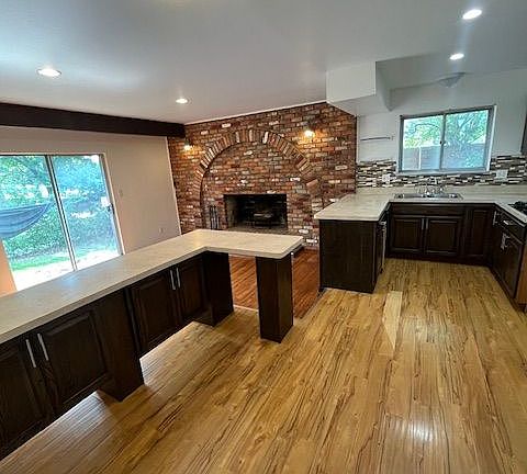 3rd image of 27030 Berkshire Dr