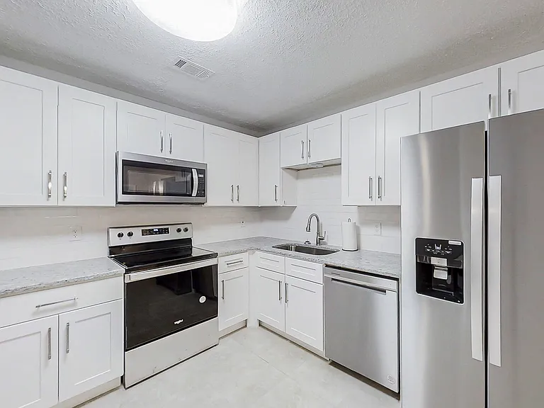 Lynhurst Dr SW — Photo 7