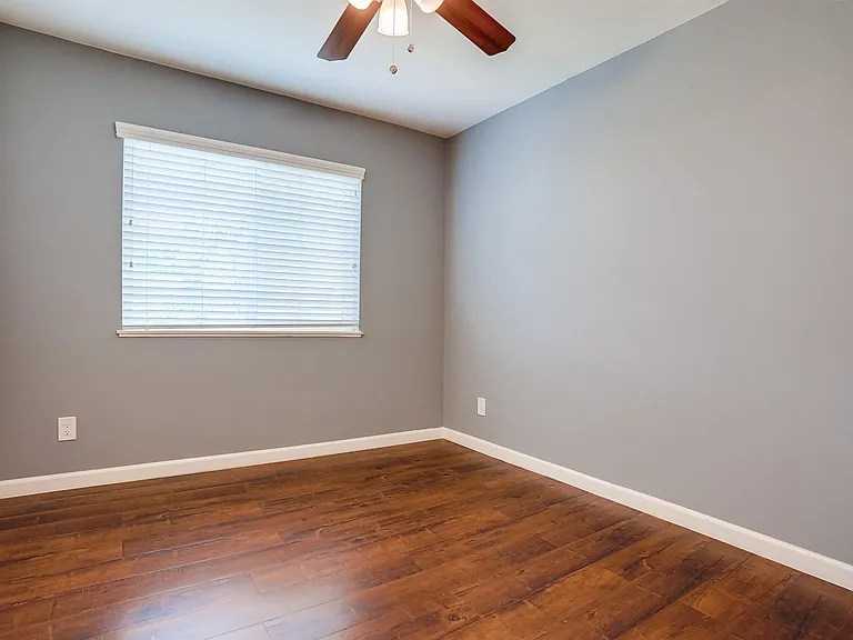 821 N Austin Ave — Photo 25