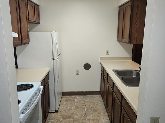 5th image of 22900 N Pine St #18