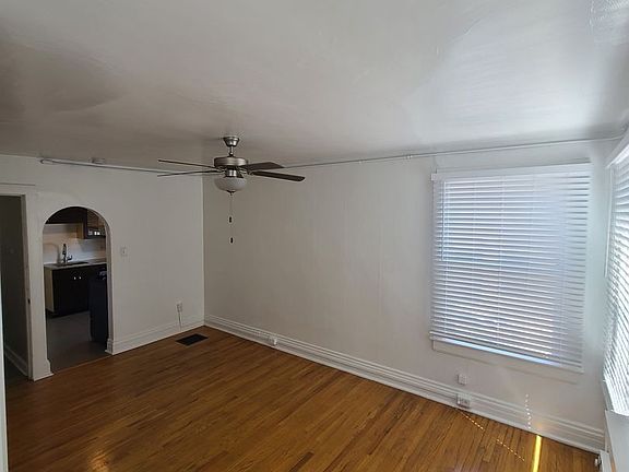 5th image of 101 S Pennsylvania St Unit 103