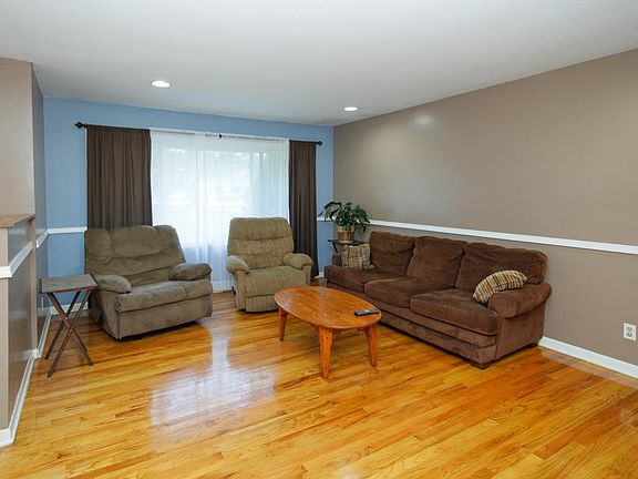 8365 DE Ave-103