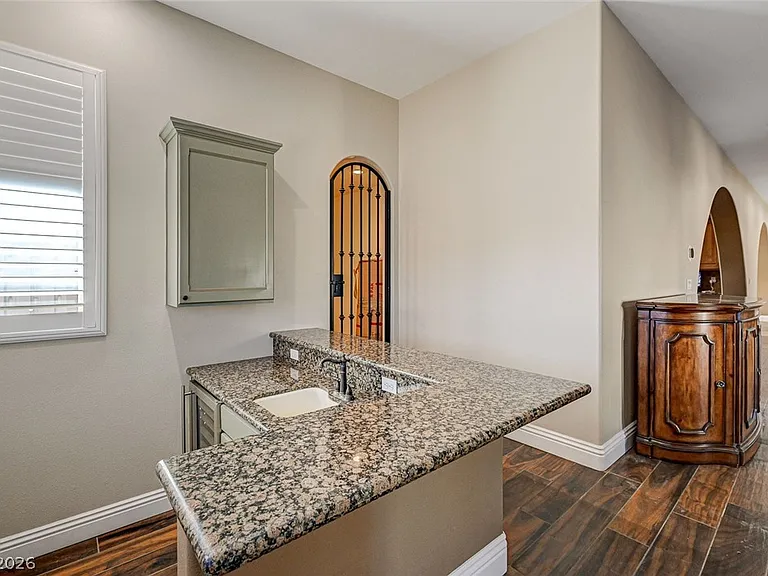 8490 Via De Bellasidra Ct — Photo 32