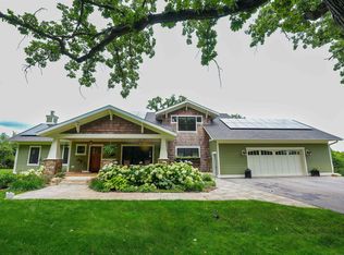 903 Park St, Decorah, IA 52101