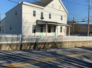 3 Swamp Bridge Rd #1, Denver, PA 17517