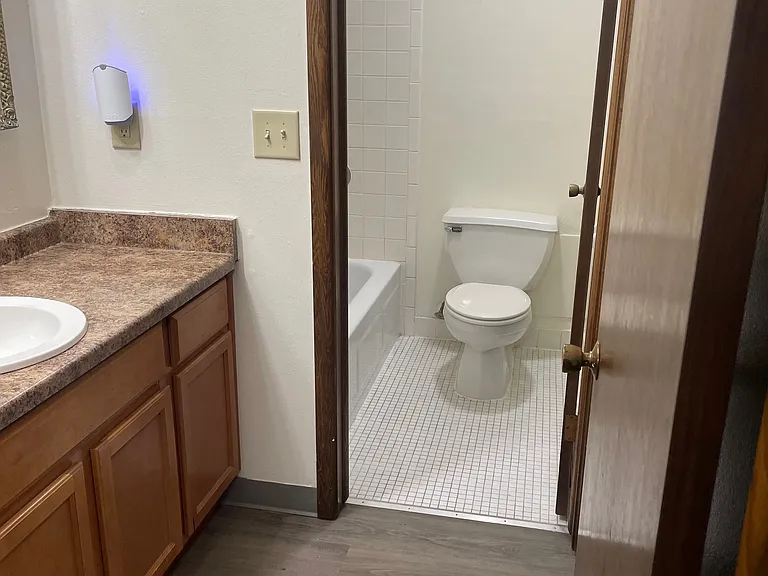 Westport Apartments — Photo 4