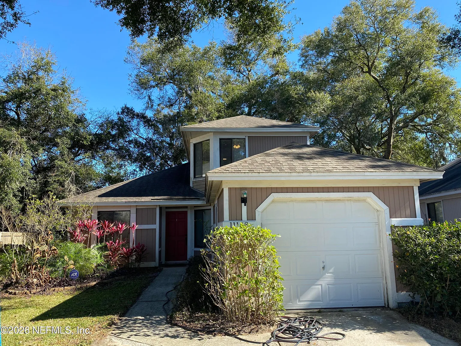 3 bed, 2.5 bath, 1481 sqft, $2,000 — Photo 1