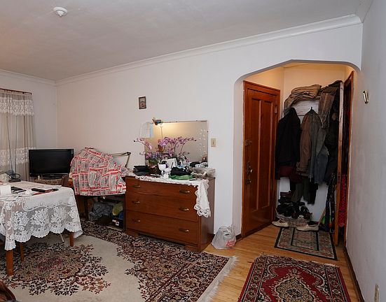5th image of 2948 N Laramie Ave #7