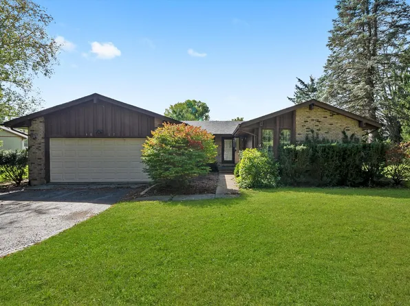 4617 Gregory St, McHenry, IL 60051
