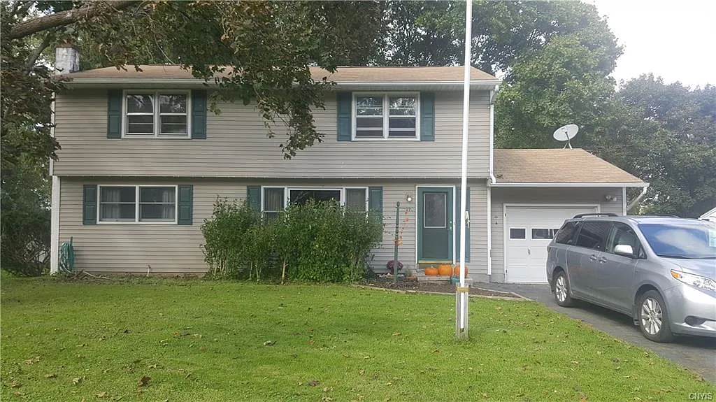 110 Sheraton Rd photo 1