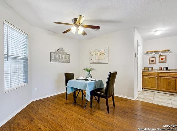 4th image of 136 Wistoria Ct