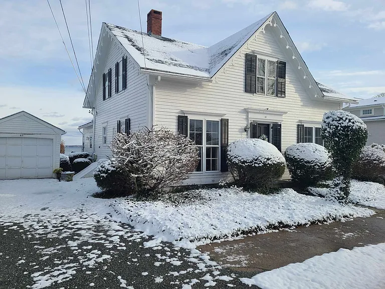 45 Pleasant St — Photo 10