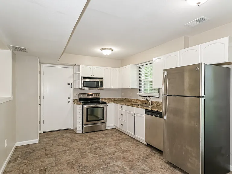 705 Aster Ln — Photo 7