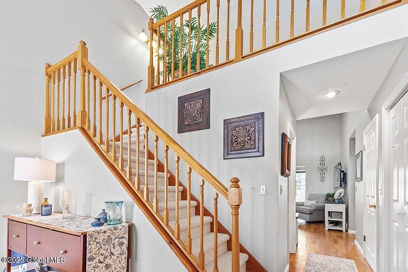 4th image of 40 Baybridge Drive