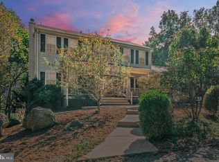 55 Journeys End Ln, Castleton, VA 22716