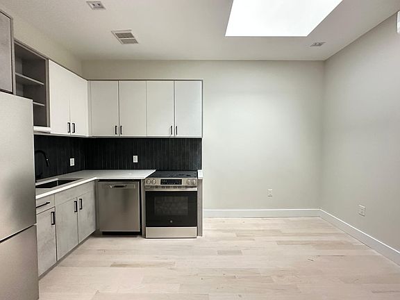 5th image of 357 Flatbush Ave #103